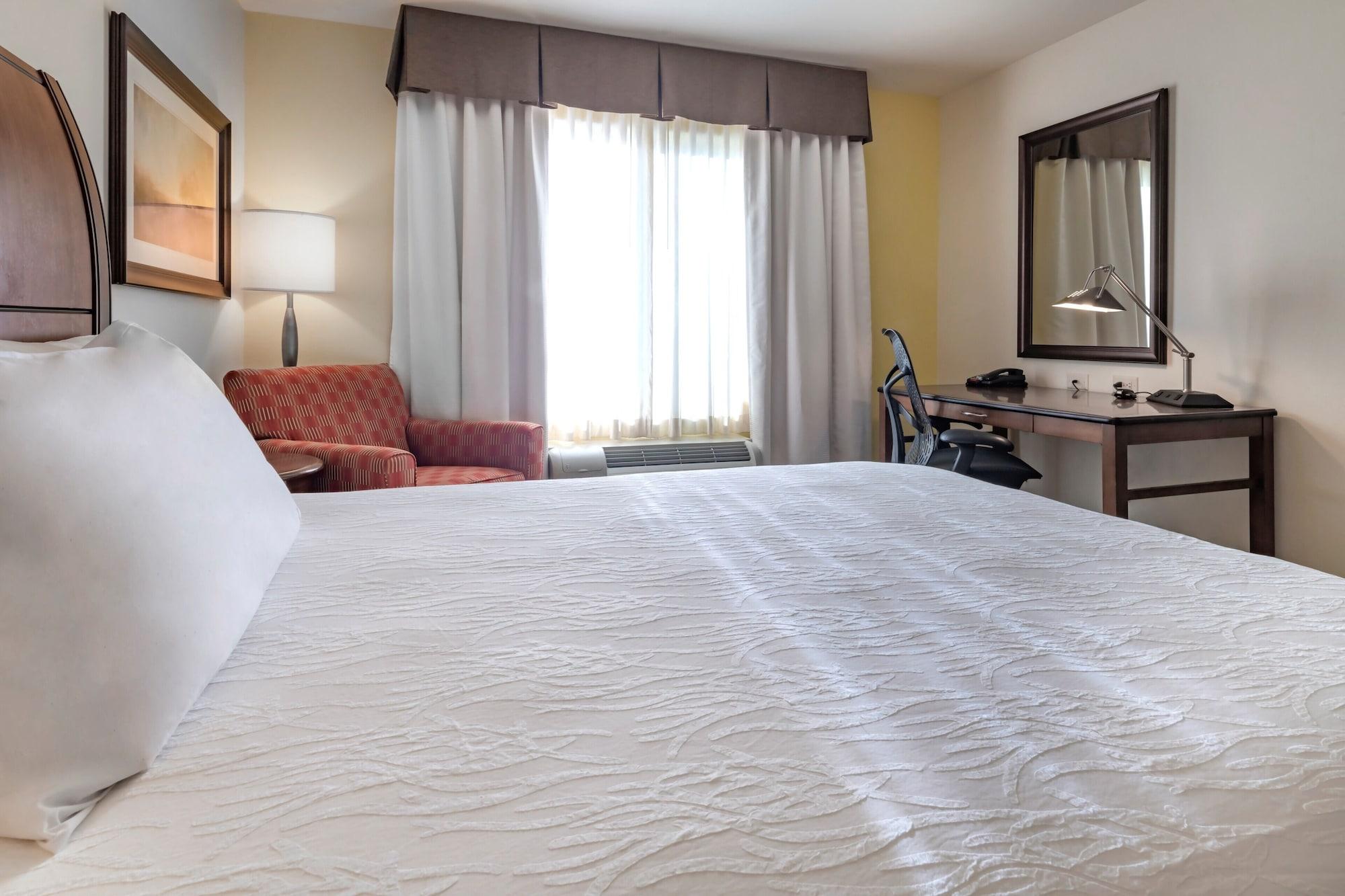 Hilton Garden Inn Devens Common Экстерьер фото