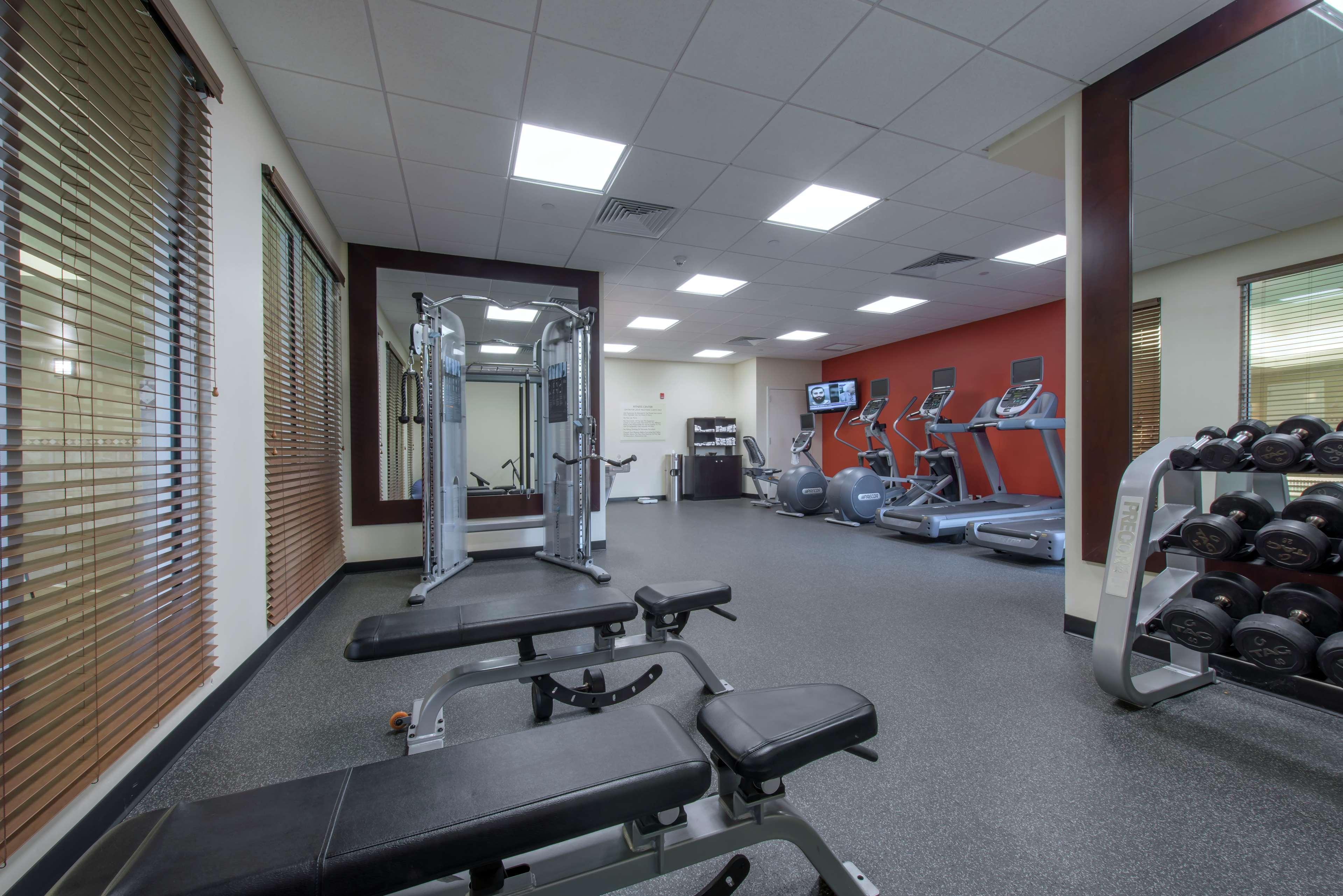Hilton Garden Inn Devens Common Экстерьер фото