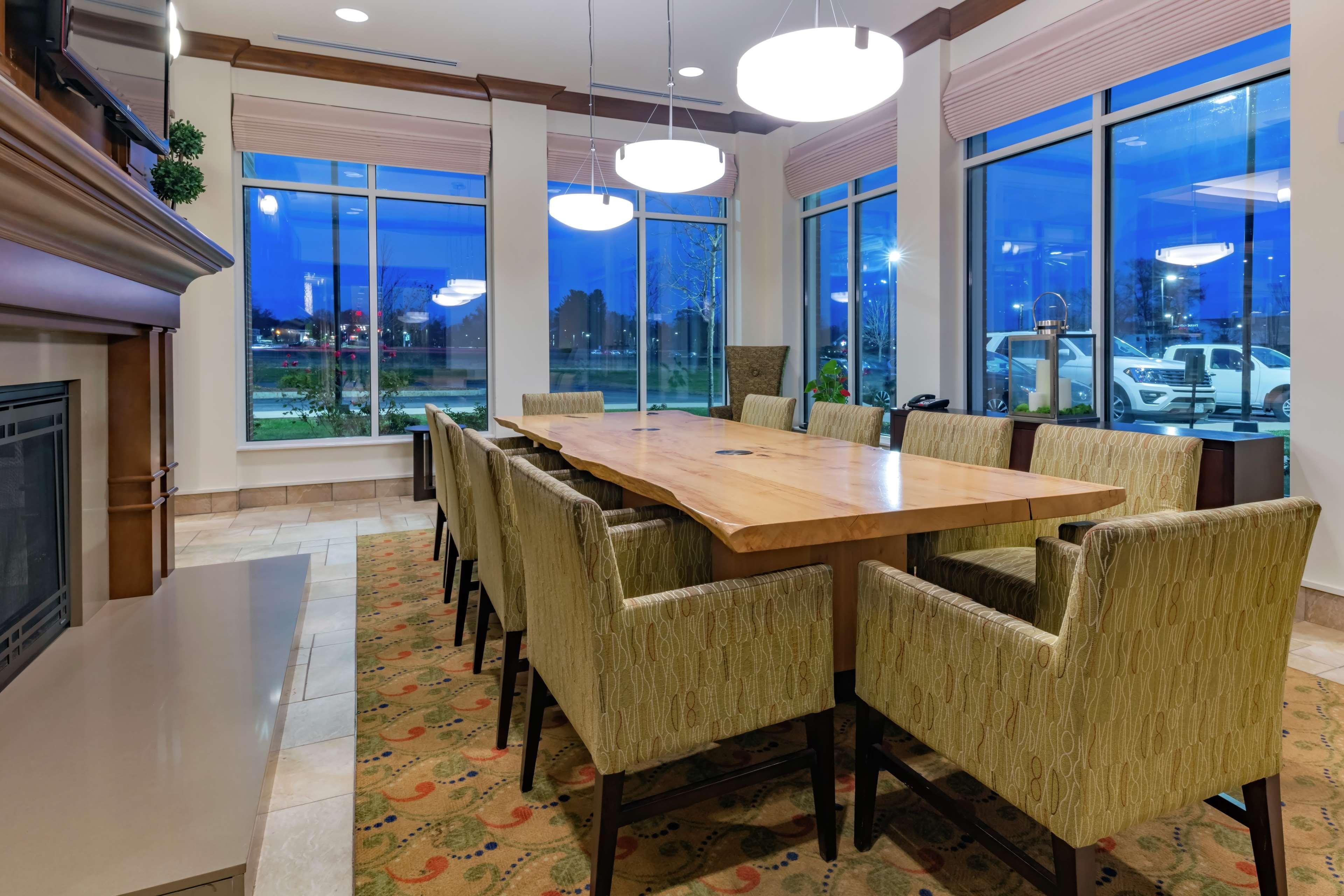 Hilton Garden Inn Devens Common Экстерьер фото