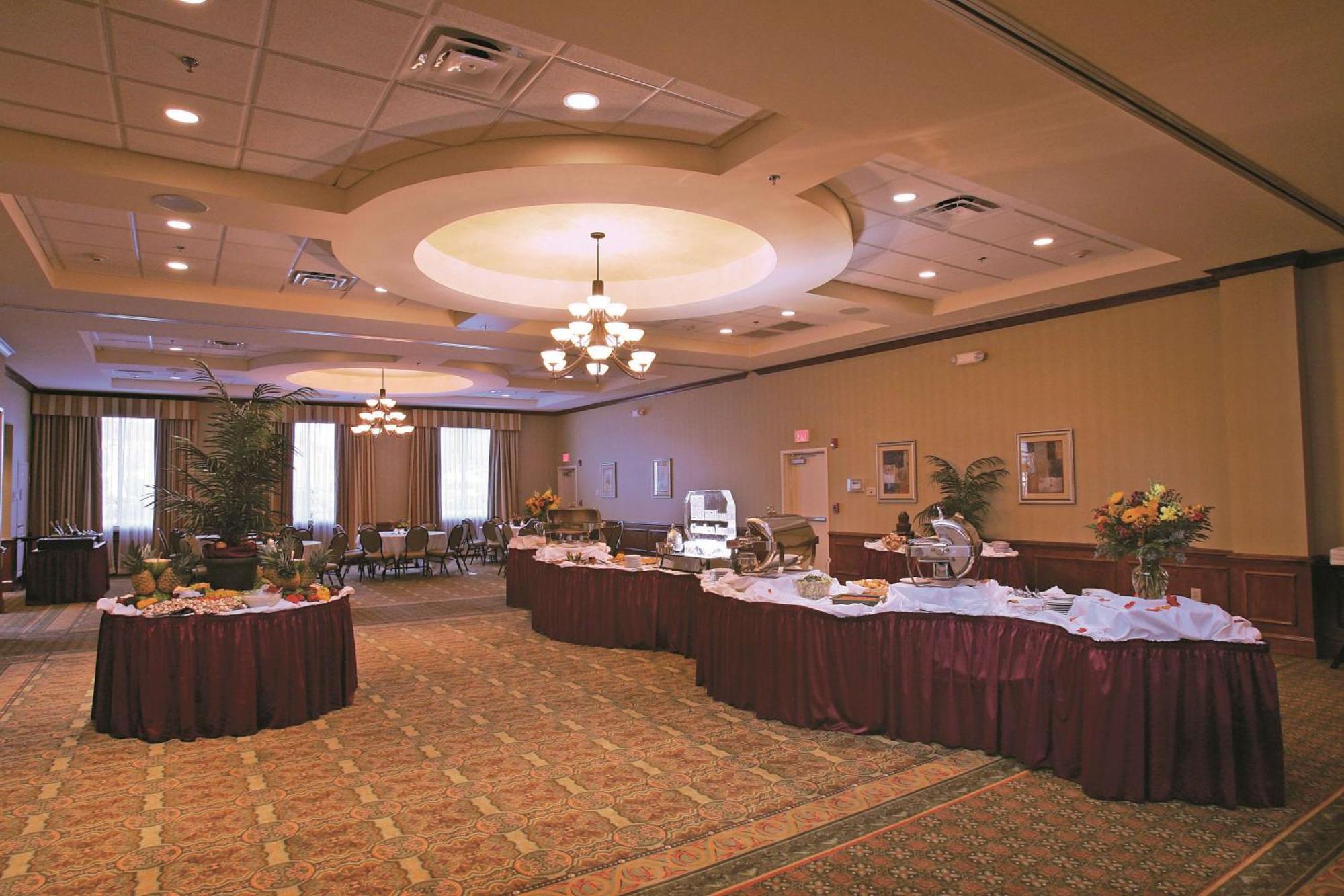 Hilton Garden Inn Devens Common Экстерьер фото