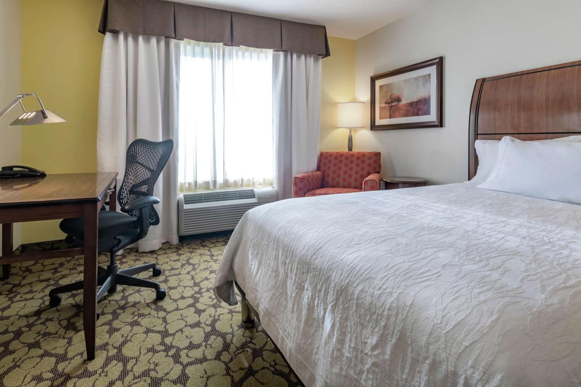 Hilton Garden Inn Devens Common Экстерьер фото